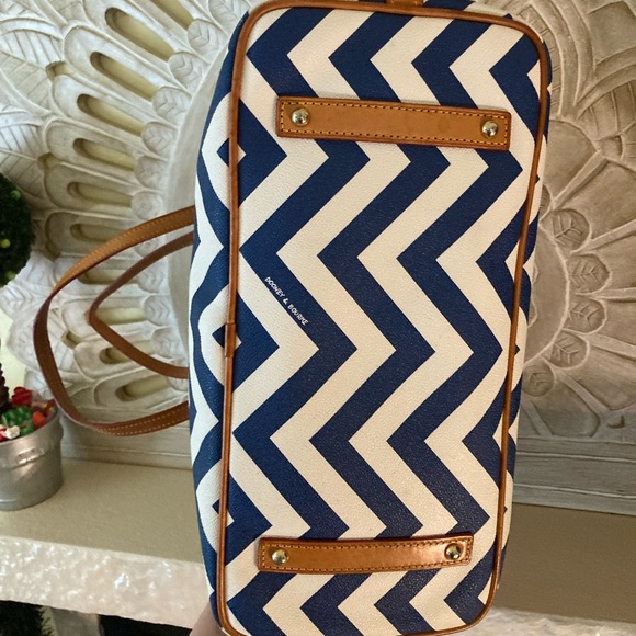 Dooney & Bourke Chevron Tote - Picture 4 of 11